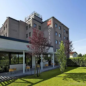 Szálloda Ibis Firenze Prato Est
