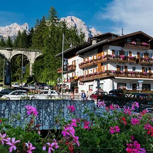Meuble Neve 3* Cortina d'Ampezzo